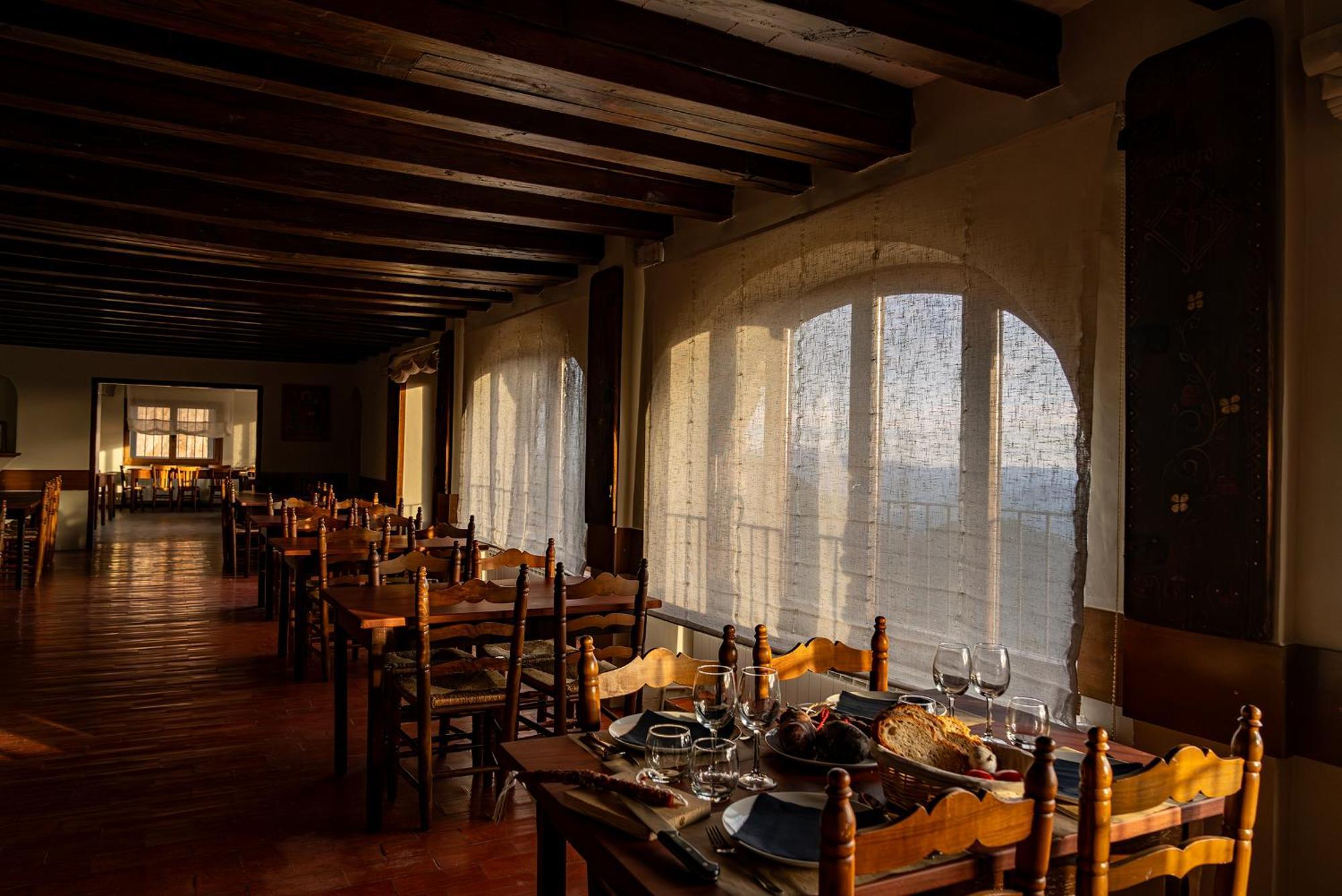 Santuari De Santa Maria De Montgrony Hotel Gombren Ngoại thất bức ảnh